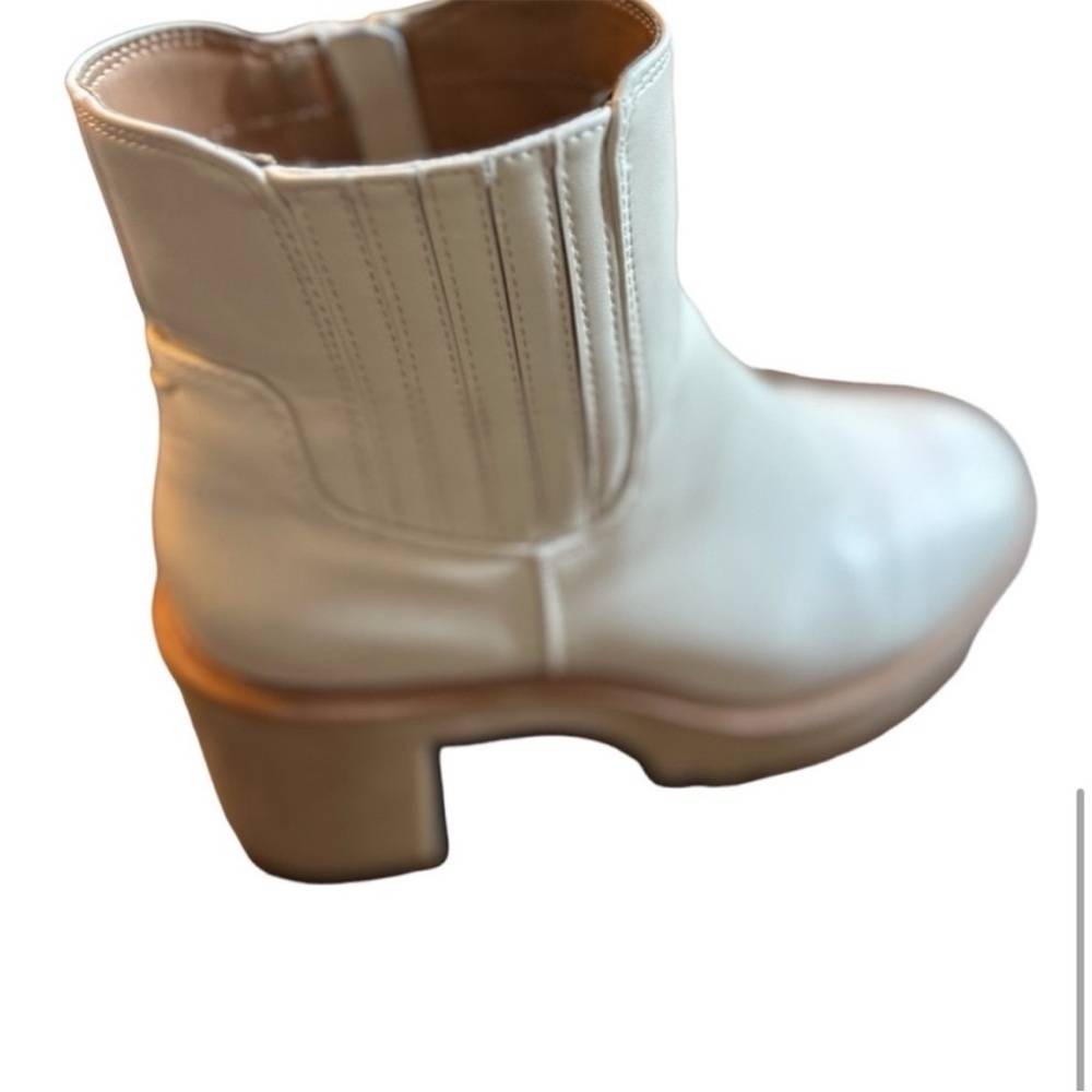 Universal Thread Cream Ankle Boots